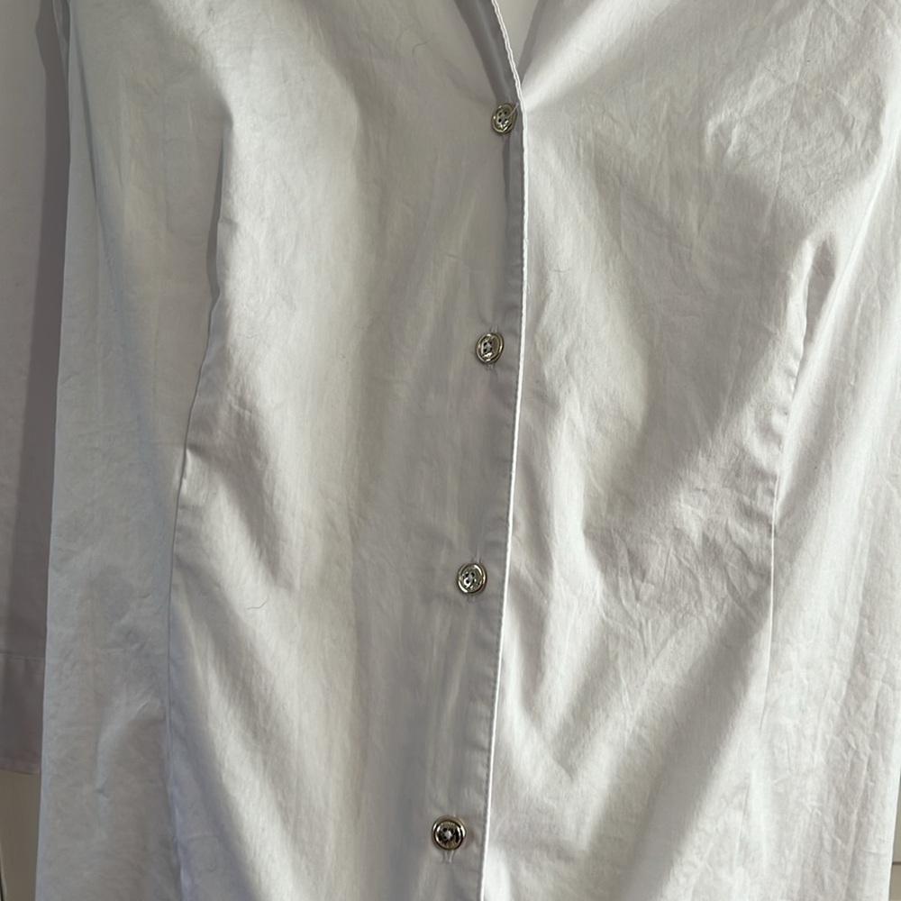 Anne Klein white button down dress shirt, size M.Silver buttons, pleated, pretty - Picture 4 of 4